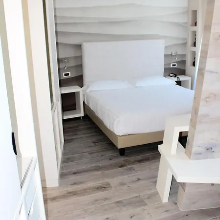 Astoria Hotell 3*