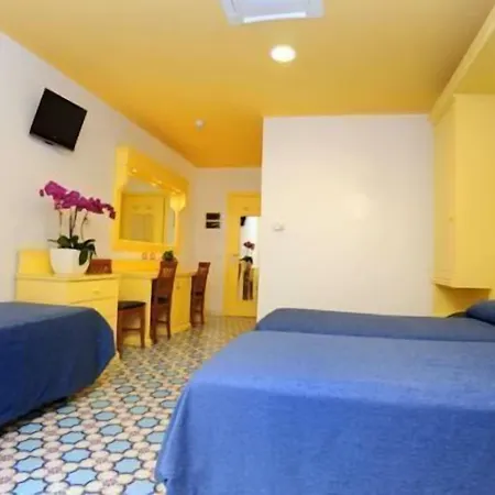 Astoria 3*
