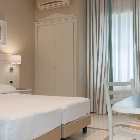 Astoria 3*