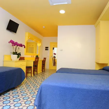Astoria 3*