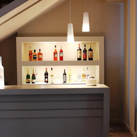 Astoria Отель 3*